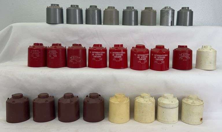 Postwar/modern Lionel O Gauge 61125 6112-5 canisters white, red, gray, brown, silver image