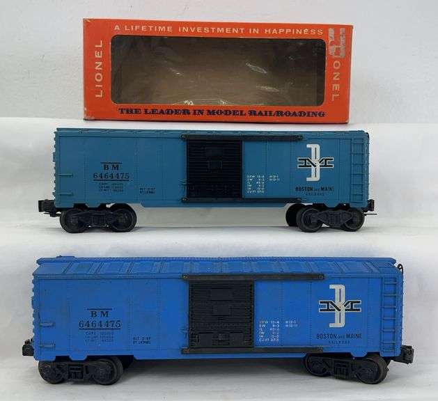 Postwar Lionel O Gauge 6464-475 BM type IIb and type III box cars w/one Hillside picture box image