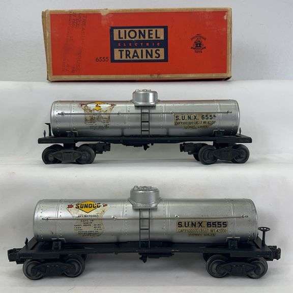 Postwar Lionel O Gauge two 6555 1-D Sunoco tank cars w/one box image