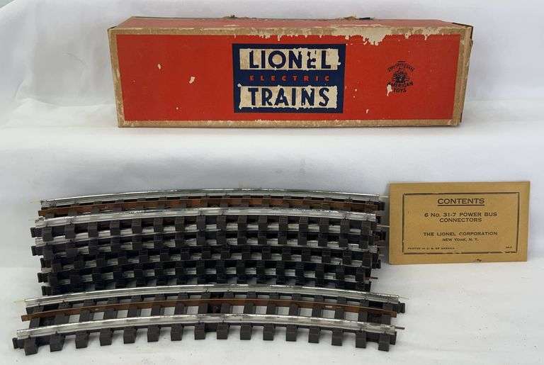 Postwar Lionel O Gauge Super O No. 49 insulated curved track sections in original box with sealed envelope image