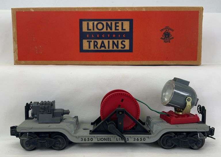Postwar Lionel O Gauge 3650 Searchlight Extension Car in original box, High Grade image