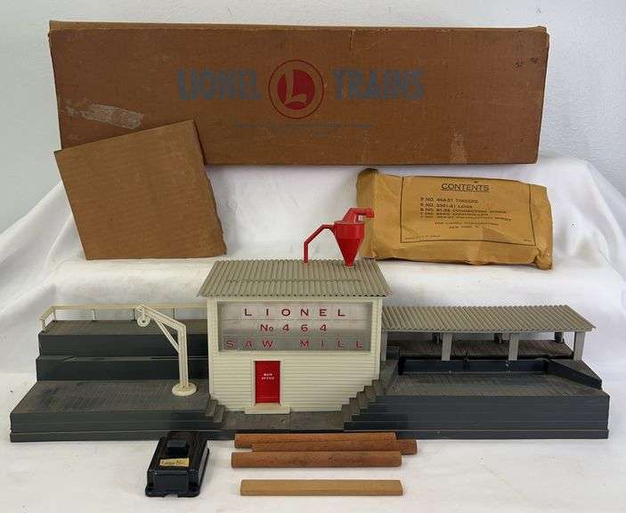 Postwar Lionel O Gauge 464 lumber mill in original box with components image