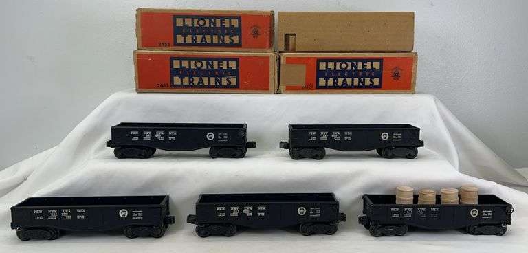 Group of Postwar Lionel O Gauge 2452 and 2452X PRR gondolas with early variations and 3 boxes image
