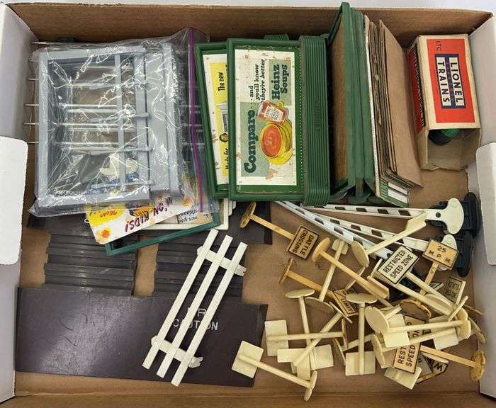 Postwar Lionel O Gauge 310 billboards, LTC in box, crossing gates, track, signs, more image