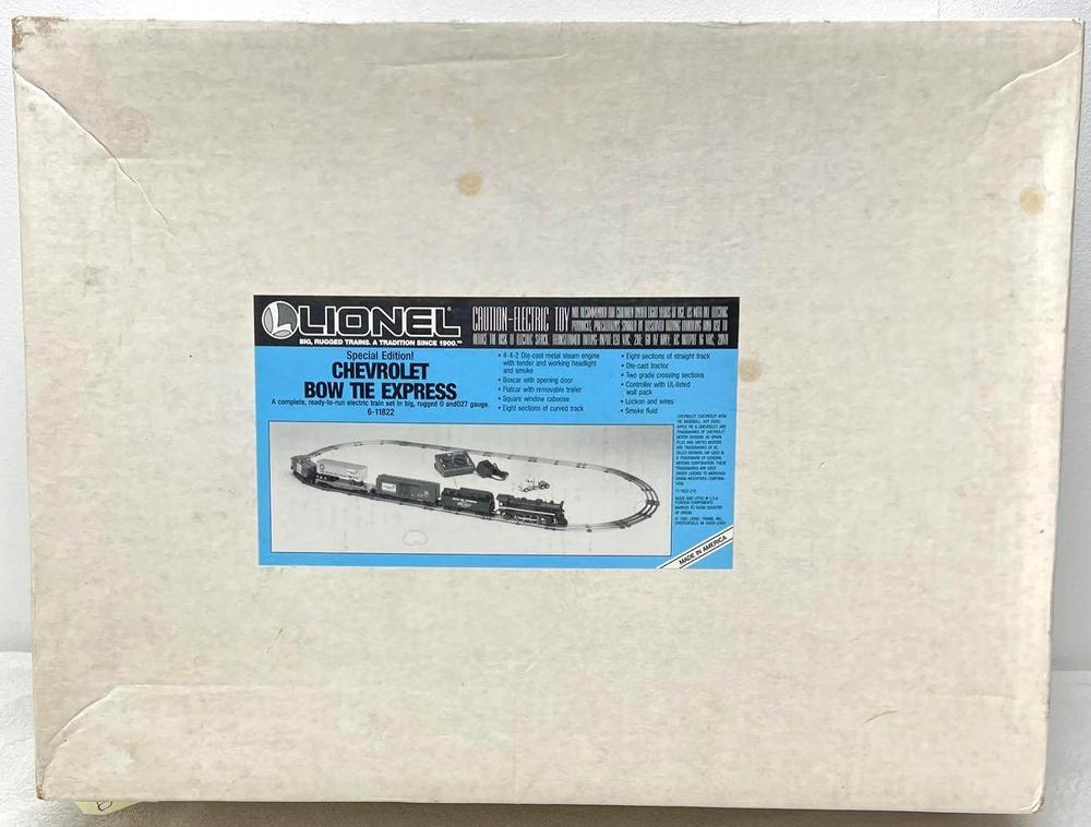 Modern Era Lionel O gauge 11822 Chevrolet Bow Tie Express set in original box
