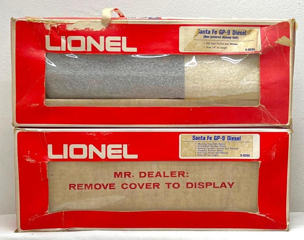 Modern Era Lionel O Gauge 8250 and 8255 Santa Fe GP-9 diesels in original boxes