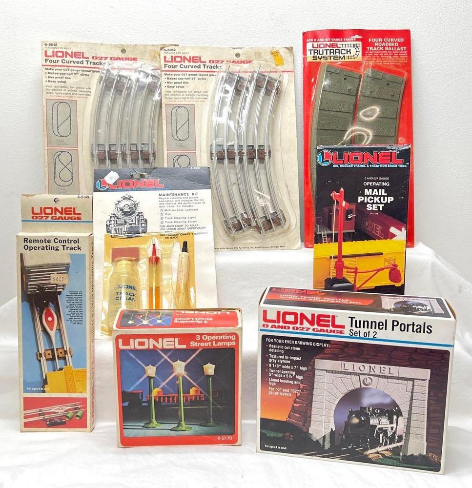 Modern Era Lionel O Gauge track lamps bins tunnel portals and more in OB