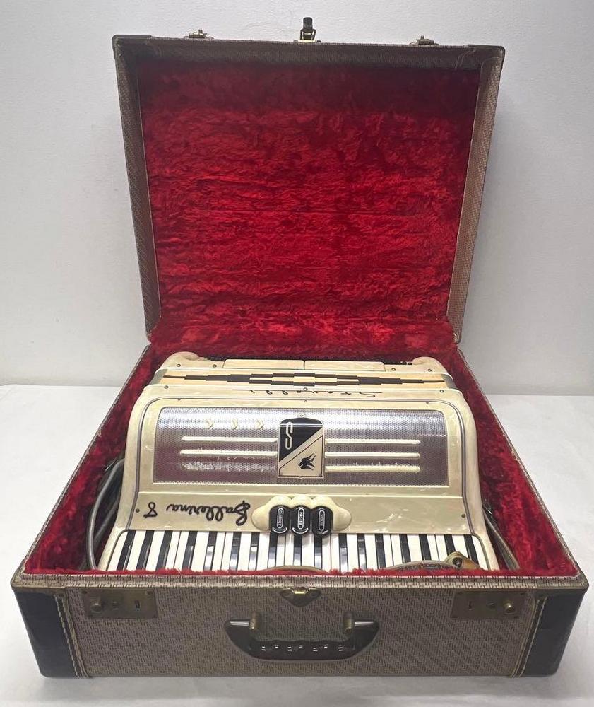 Ballerina 8 Accordion by Stanelli & Bernelli in period case