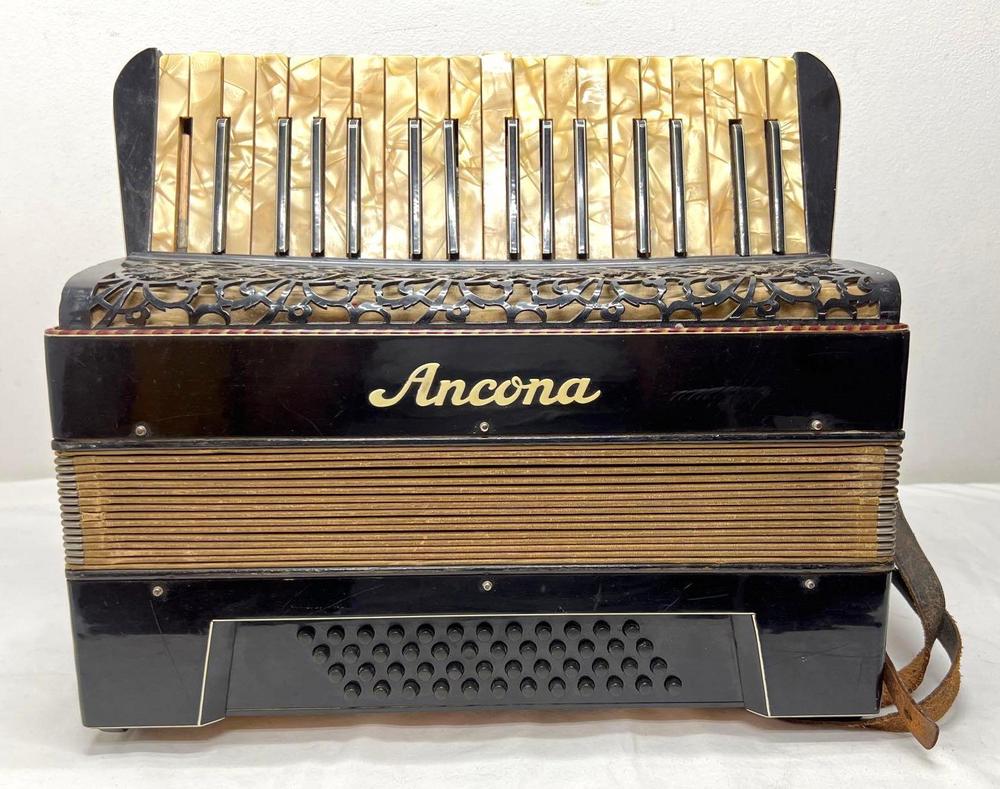 Ancona Accordion Ornate Black with leather straps
