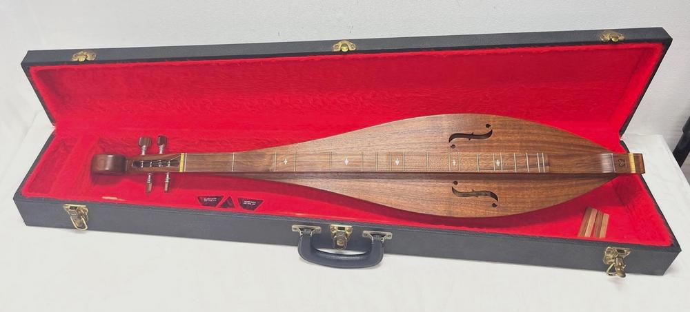 Lynn McSpadden Special T34-W 6966 The Dulcimer Shoppe