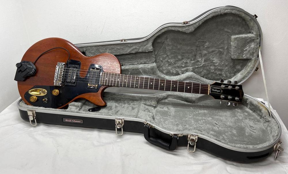 Gibson Challenger 6-string electric with Roland GK-3 in case