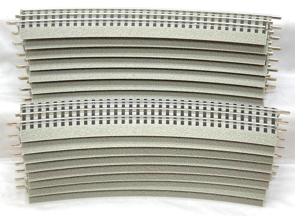 Modern Era Lionel O Gauge FasTrack 072/O72 sections