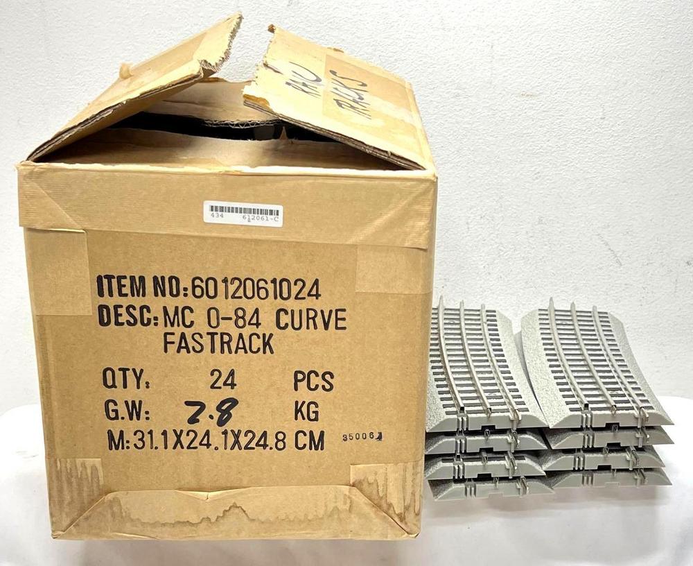 Modern Era Lionel O Gauge FasTrack 6-12061 084 in Case