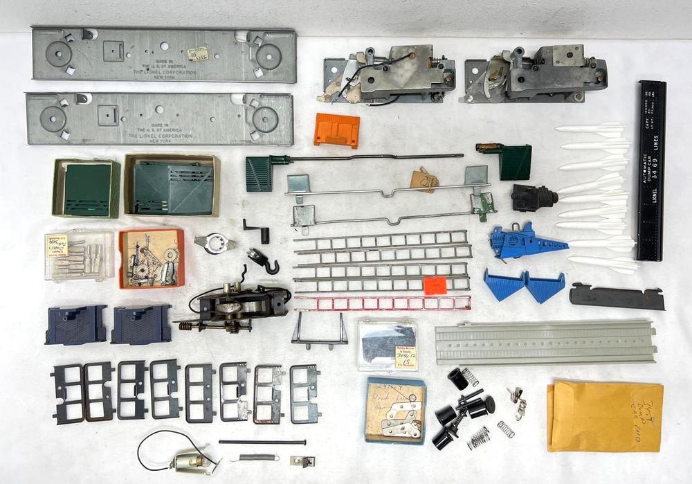 Postwar Lionel O Gauge 3356 3459 445 More parts