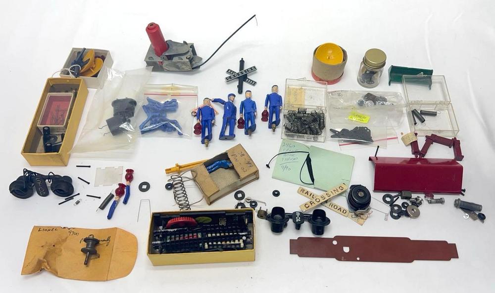 Postwar Lionel O Gauge 2321-162 252-10 3350-16 MORE