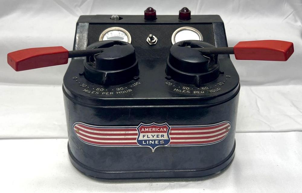 Postwar American Flyer 30B 300 watts dual control transformer