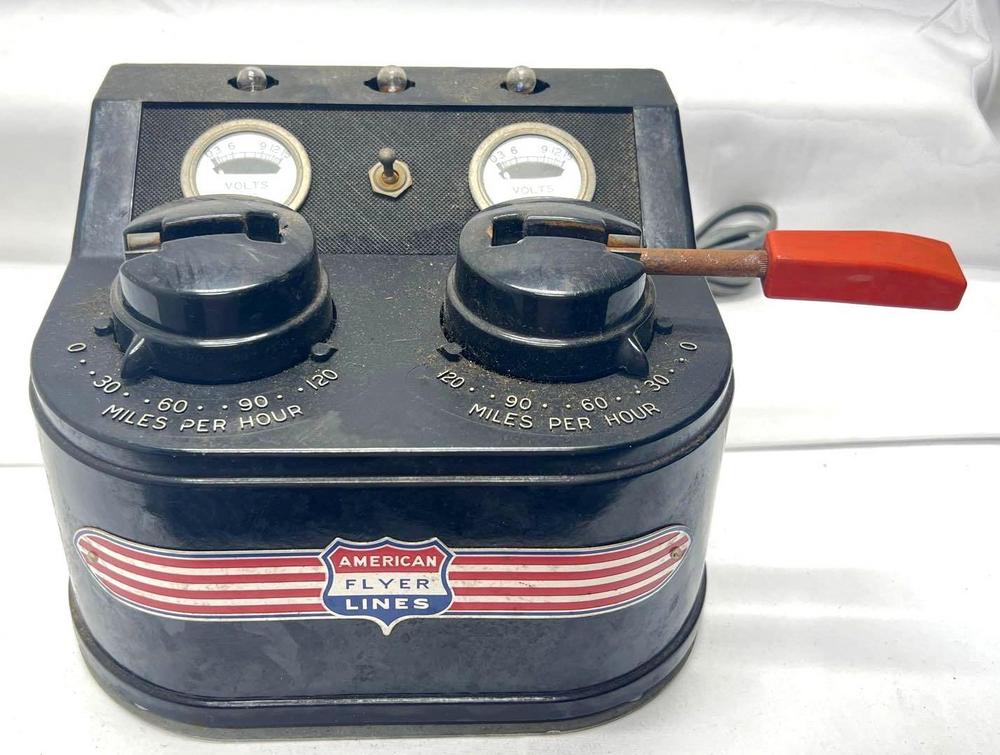Postwar American Flyer 30B 300 watts dual control transformer