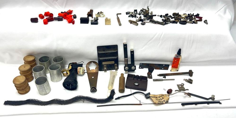 Postwar Lionel O Gauge trim components 926 short pellet tamper