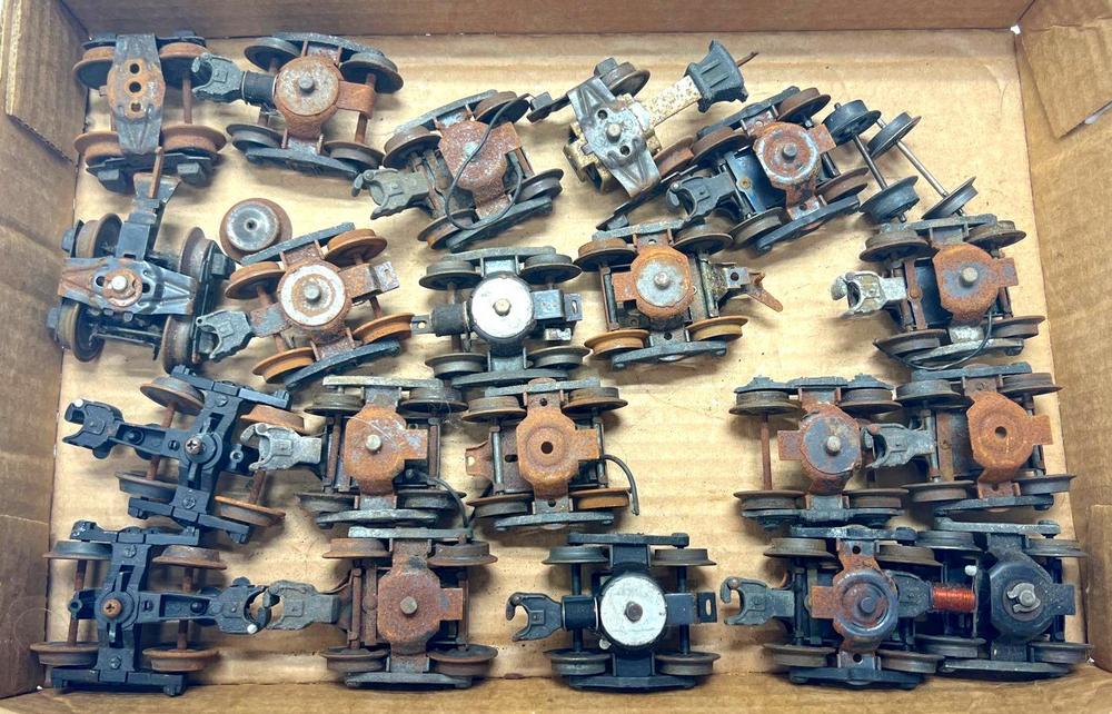 Prewar Postwar Lionel O Gauge truck assemblies couplers