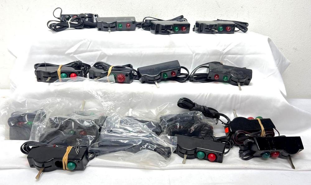 Eighteen Lionel O Gauge 022 single throw switch controllers w/wires
