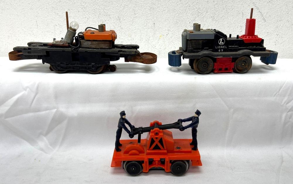 Postwar Modern Lionel O Gauge motorized units 60 69 18401