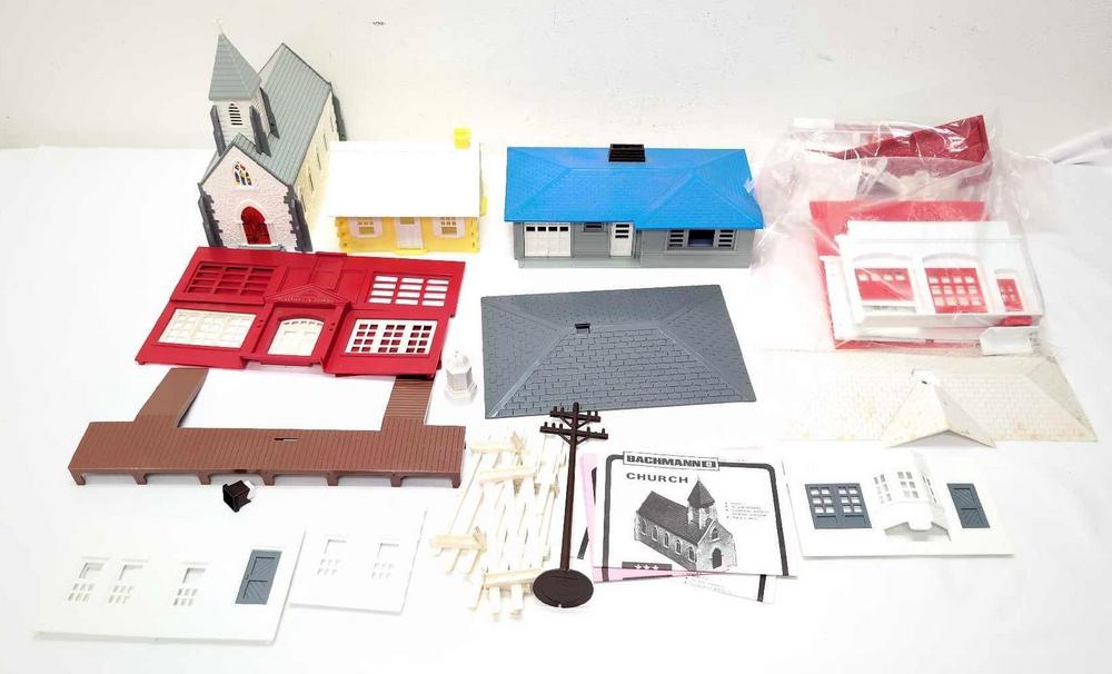 Bachmann Plasticville church station