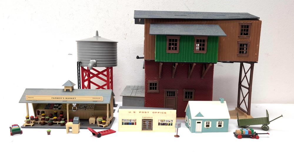 Lionel Plasticville O&S and HO buildings
