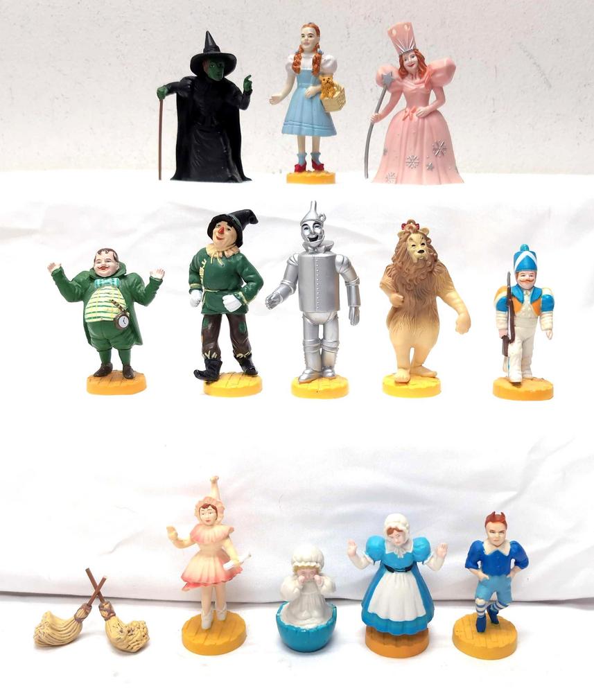 Twelve Wizard of Oz Presents figures Loew's Ren. MGM Turner