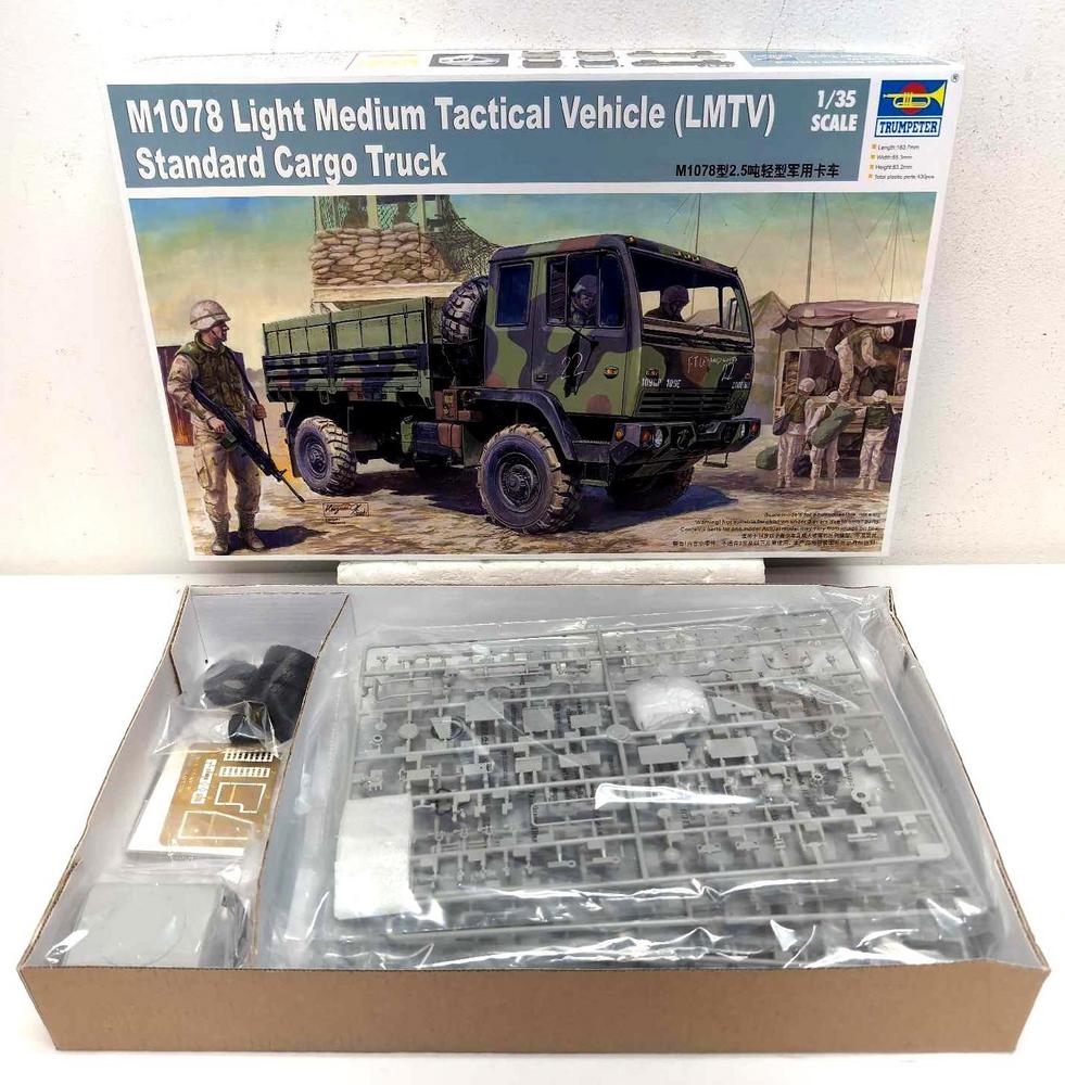 Trumpeter 01004 M1078 1:35 NIB