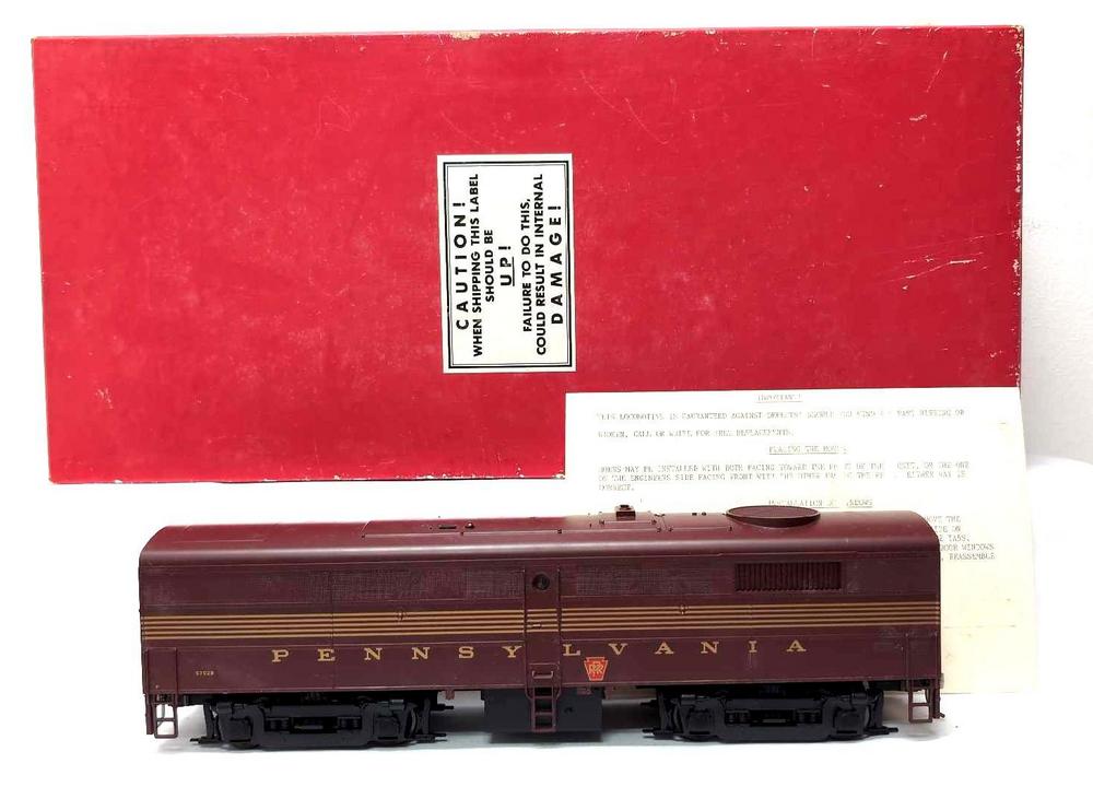 Weaver FA-2 powered 5752 B unit 2 Rail in box