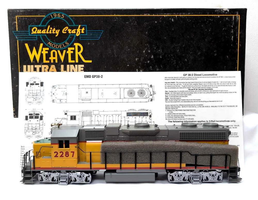 Weaver 7050 UP GP38-2 2287 2-Rail diesel in box
