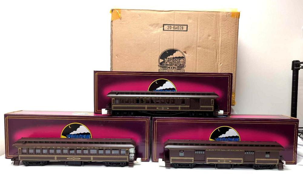 MTH 20-62028 Central Pacific 3-car 64' woodside pass