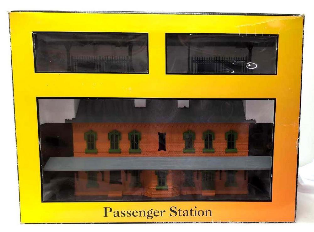 MTH Rail King 30-9005 Pass Station w/dual platforms