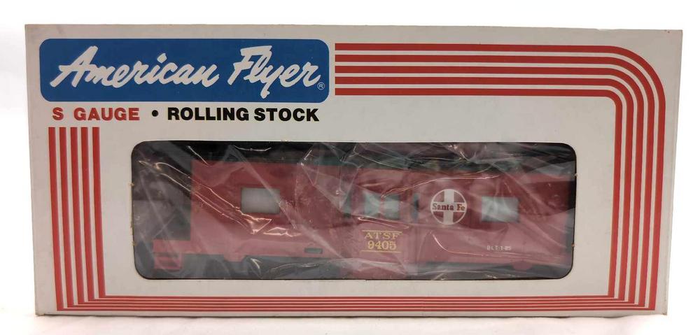 Modern American Flyer S Gauge 9405 Santa Fe Bay Window Caboose in box