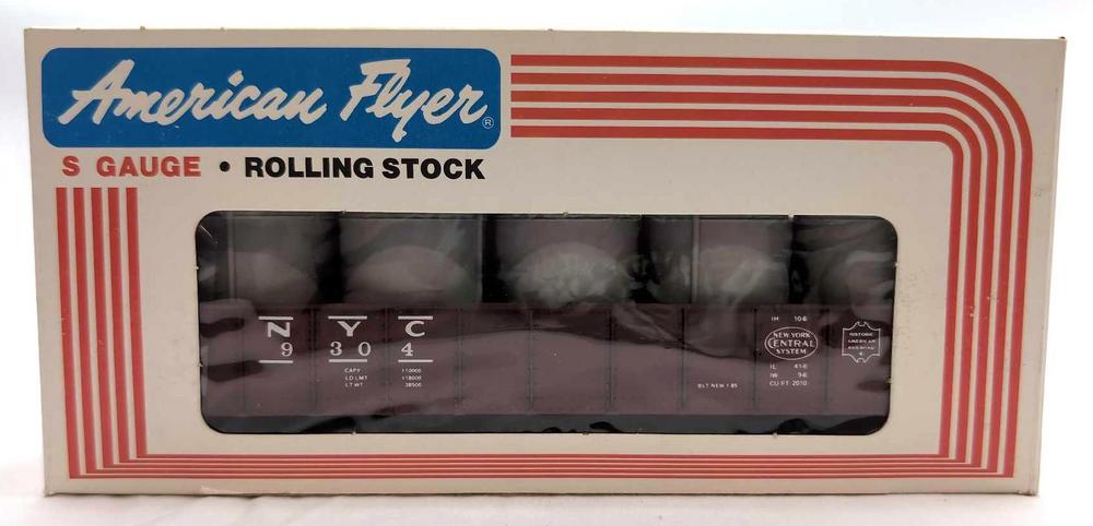 Modern American Flyer S Gauge 9304 NYC Gondola & Canisters in box