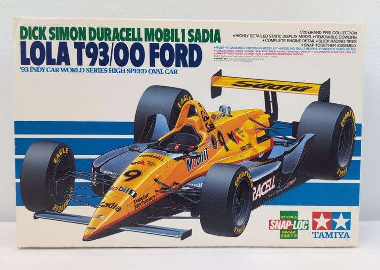 Tamiya No. 20041 1/20 Dick Simon Duracell Lola T93/00 Ford Model Kit