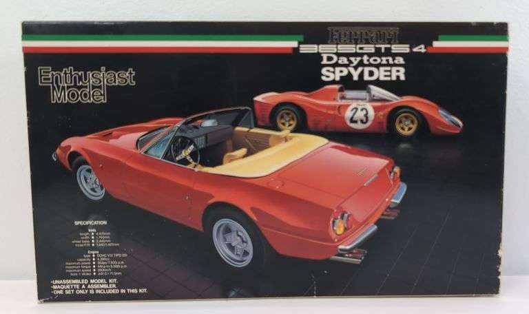Fujimi 08024 1/24 Ferrari 365GTS/4 Daytona Spyder Enthusiast Model Kit