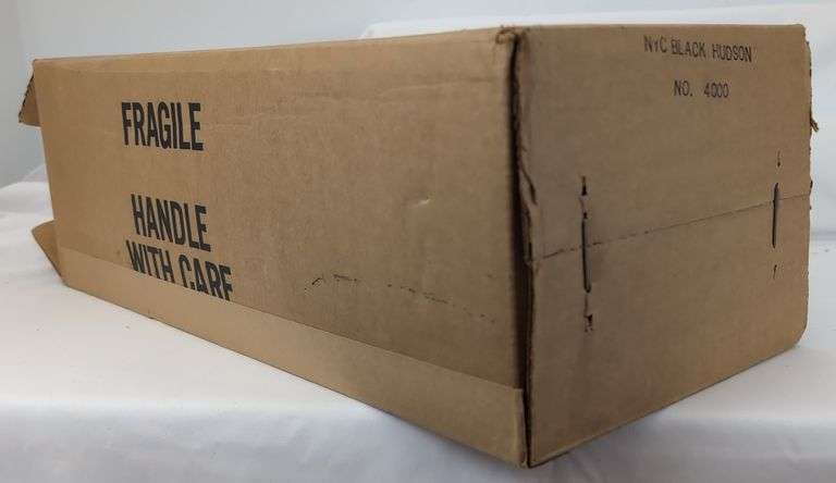 Modern Era Williams O Gauge NYC Hudson No. 4000 loco and tender in box