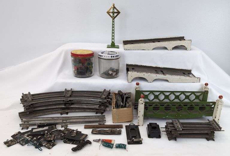 Prewar/Postwar Lionel O Gauge bridge span w/approaches, track, keepers, wire coils, lockons, More image
