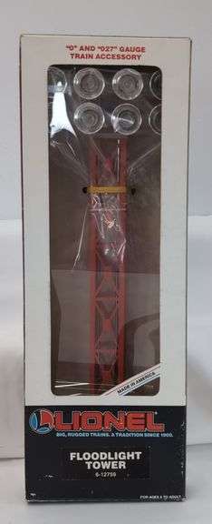 Lionel "O" and "O27" Gauge Train Accessories Floodlight, Searchlight, and Microwave Towers in box
