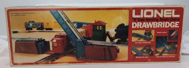Modern Era Lionel O Gauge Gantry Crane 6-2302 and Drawbridge Set 6-2317 in box