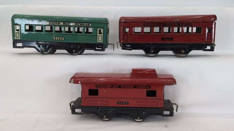 Prewar American Flyer Lines O Gauge 1123 red coach, 1127 red caboose, 1122 Blue Streak coach image