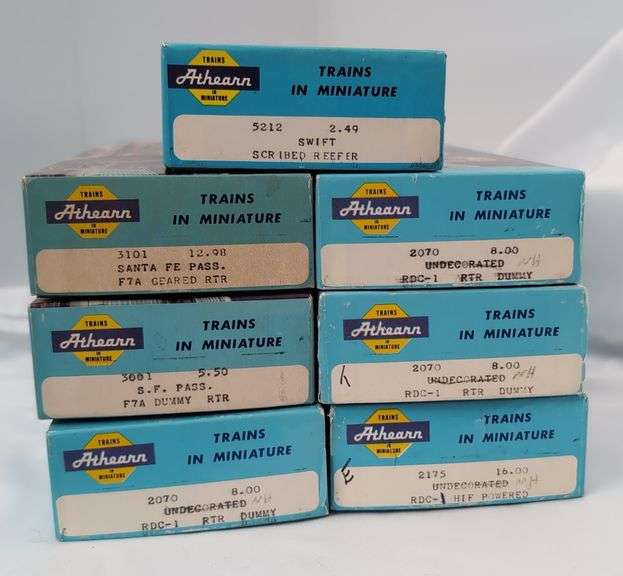 Athearn HO NH Budd cars, SF passenger cars, Swift reefer in original boxes