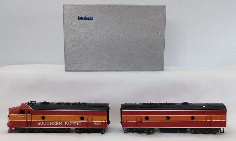 Brass Tenshodo HO EMD F-9 Diesel Loco Southern Pacific SP 131/132 powered A dummy B in box image