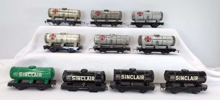 Eighteen Marx O Gauge 553 Santa Fe 553 UTLX 19847 Sinclair single dome tank cars