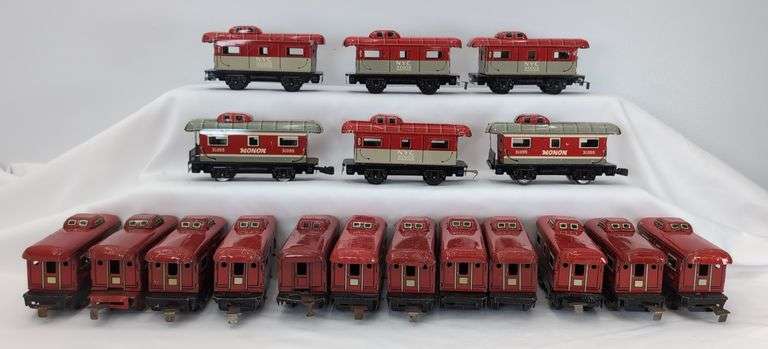 Lot of 18 Marx O Gauge Cabooses - 694 NYC, 31055 Monon, 556 NYC, 20102 NYC image