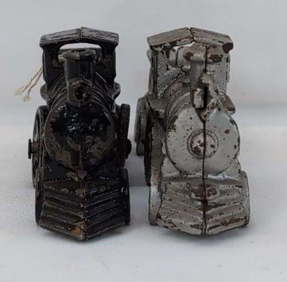 Cast Iron Train Locomotives, C.P. R.R. cart and Passenger Cars floor toys