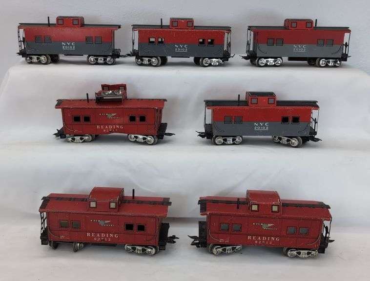 Lot of 11 Marx O Gauge lithographed tinplate Cabooses - 20102 NYC & 92812 Reading Lines