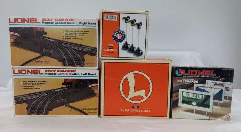 Modern Era Lionel O Gauge Train Accessories Lot RC Switches 5121 5122, Bridge 12894, Billboards 12707, Lights 14071 Mint in box