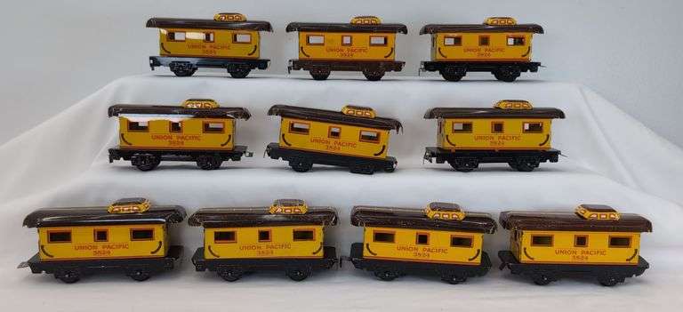 Lot of 19 Marx O Gauge lithographed tinplate Caboose - 984 Union Pacific & 20102 NYC